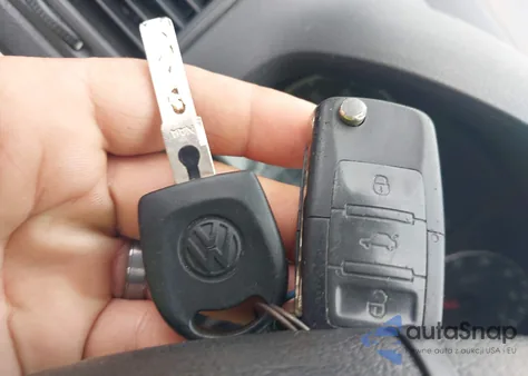 2008 Volkswagen Rabbit S из США, поврежденный, VIN WVWBA71K88W113542